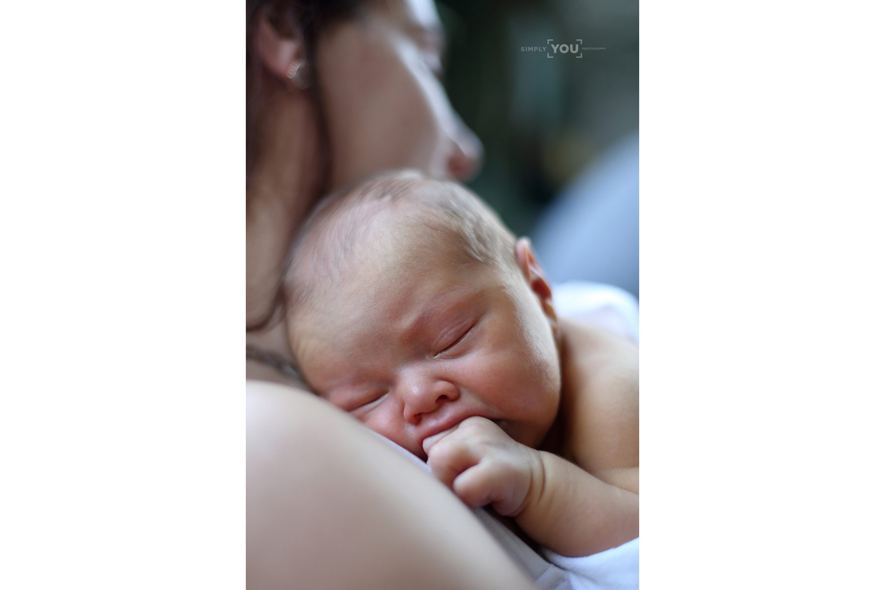 Bence – zwei Wochen alt Junge